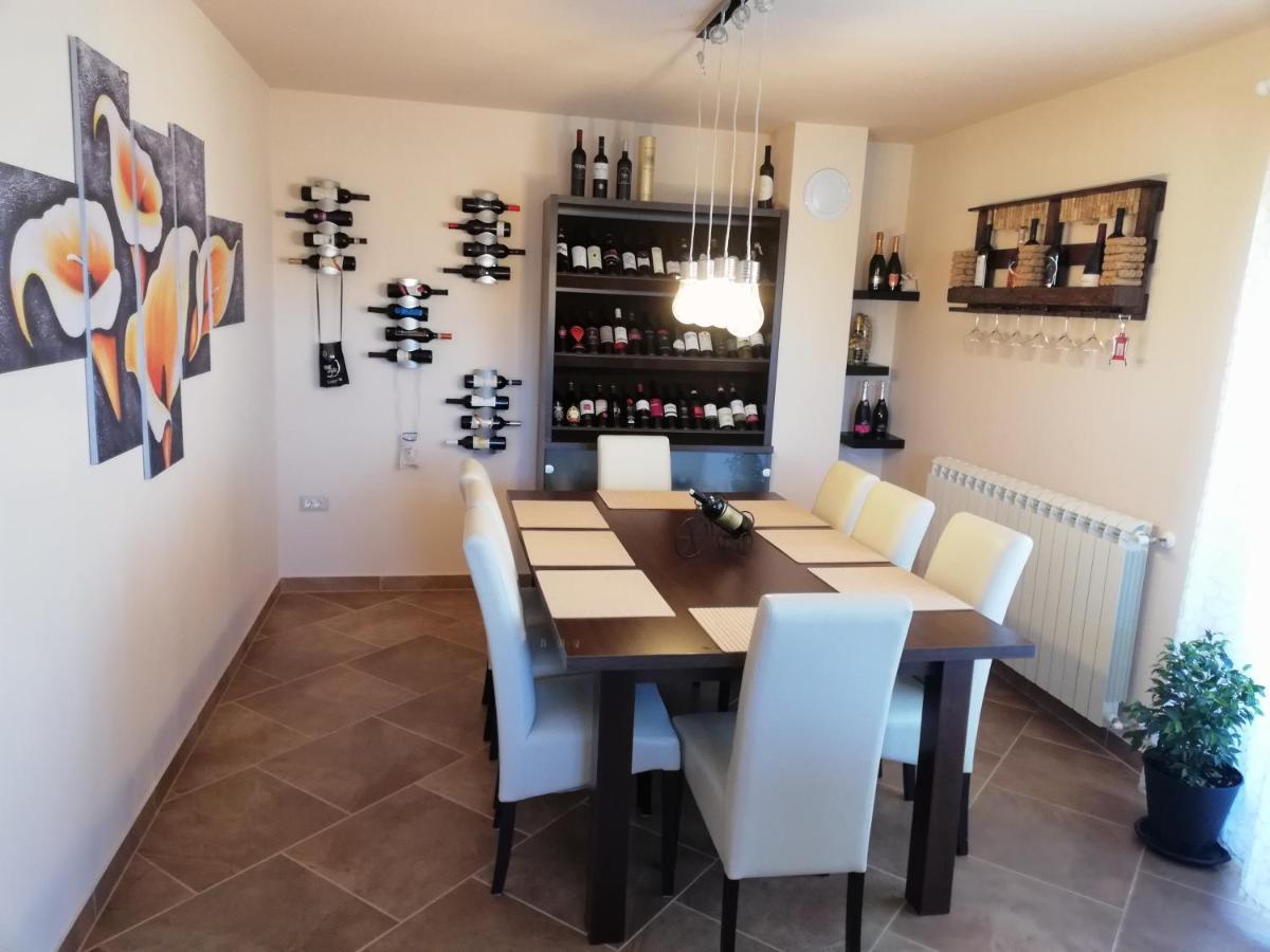 Apartman Nikola Ladrovici Bagian luar foto