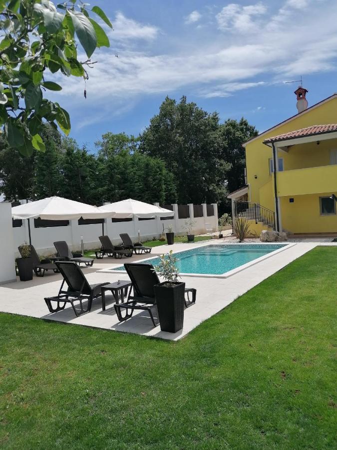 Apartman Nikola Ladrovici Bagian luar foto